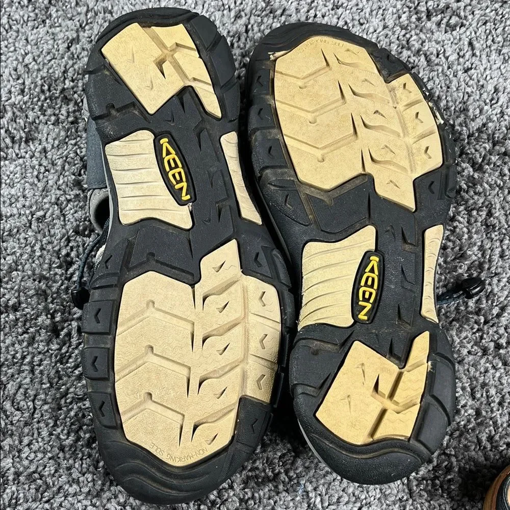 Keen Newport Men’s gray, blue and black waterproof Hiking Sandals